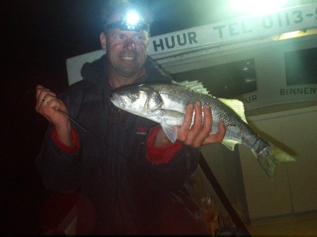 Nico, bootvissen met vrienden op de Oosterschelde