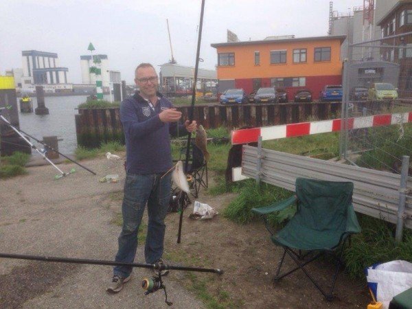 Koos, Wim en Ron, Tongvissen aan de Botlek