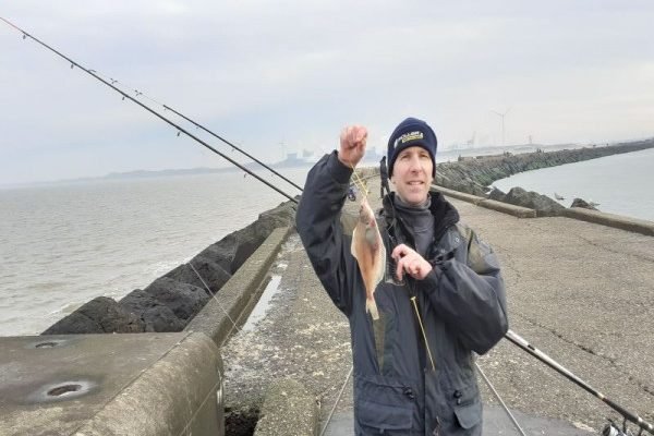 Stefan, vissen aan de Noorderpier